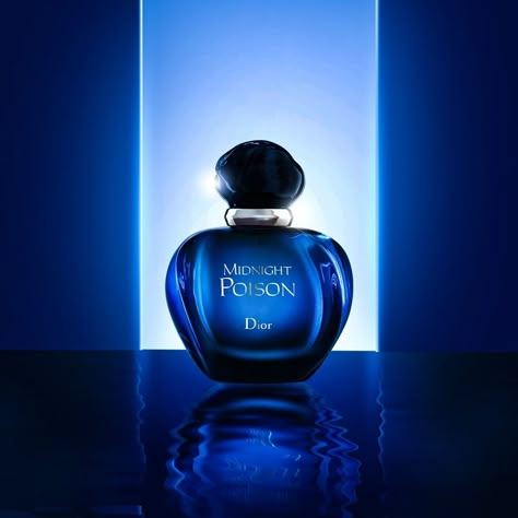 Skincare Catalogue, Perfume Model, Perfume Ads, Arabic Logo, Fragrance Photography, Cosmetic Creative, Blue Perfume, Perfume Photography, Perfume Ad