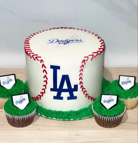 With matching cupcakes Dodgers Birthday Party, Dodgers Cake, Country Cakes, Dodgers Party, Cars Theme Cake, Baseball Theme Birthday, Baseball Cake, Ball Cake, Baseball Theme