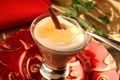 Mr. Food OOH IT'S SO GOOD!! Honey Mousse Recipe, Honey Mousse, Clean Eating Sweets, Mr Food, Honey Dessert, Mediterranean Diet Recipes Dinners, Steam Boiler, Hey Honey, Nut Snacks