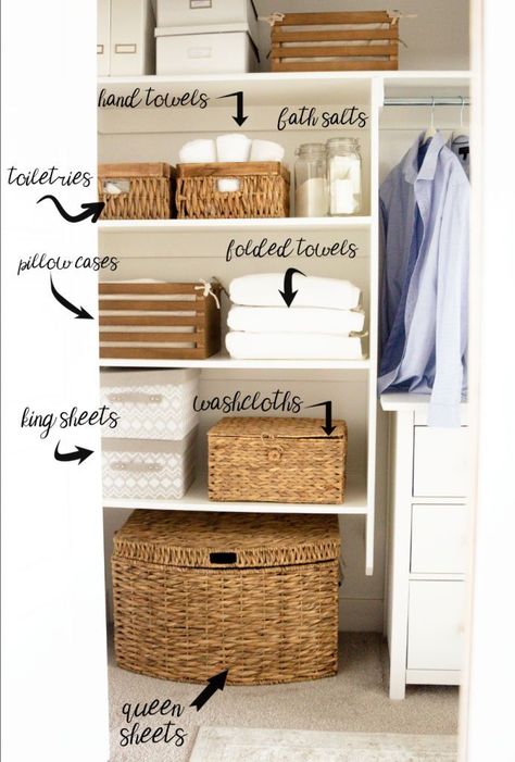 Organiser Son Dressing, Teenage Room Decor, Organized Closet, Craft Spaces, Diy Bathroom Storage, Linen Cupboard, House Organisation, Linen Closet Organization, Hall Closet