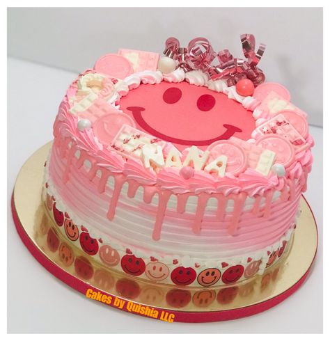 Pink Preppy Birthday Cake Ideas, Hot Pink Smiley Face Cake, Preppy Smiley Face Birthday Cake, Pink Smiley Face Birthday Cake, Cute Preppy Birthday Cakes, Preppy Pink Birthday Cake, Cake Ideas Preppy, Smiley Cake Designs, Pink Smiley Face Cake