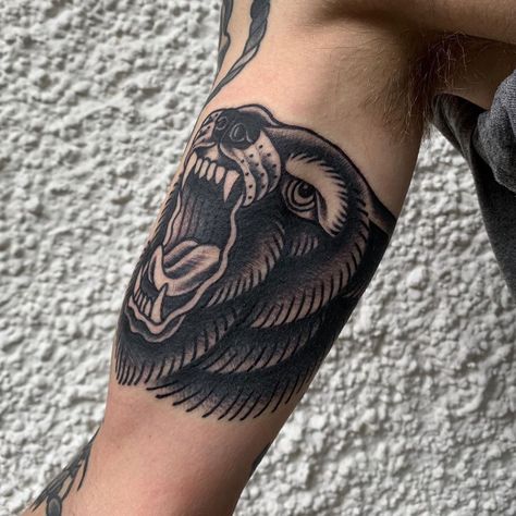 Old School Bear Tattoo, Smokey The Bear Tattoo, American Traditional Bear Tattoo, Bear Head Tattoo, California Bear Tattoos, Traditional Bear Tattoo, Black Bear Tattoo, Grizzly Bear Tattoos, Bear Claw Tattoo