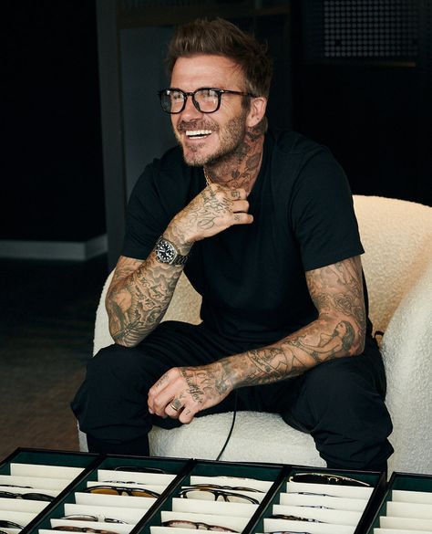 David Beckham Eye Glasses, David Beckham Eyewear, Mens Glasses Style, David Beckham Glasses, David Beckham Style 2024, Man Glasses Style, David Beckham 2023, Men’s Glasses 2023, David Beckham 2024