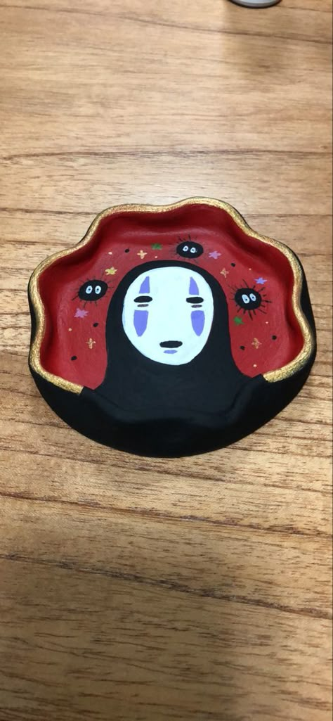 One Piece Ceramic, Diy Clay Sculpture Ideas, Pokemon Ceramics, Anime Ceramics, Ceramica Fria Ideas, Clay Keychain, Beginner Pottery, Clay Plates, Clay Diy Projects