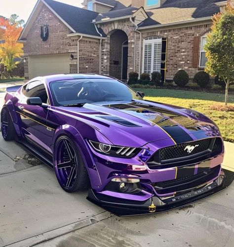 Mustang Sports Car, Car Wraps Ideas Design, Gt Mustang, Purple Cars, Purple Ford Mustang, Purple Mustang Wallpaper, Mustang Purple, Purple Sports Car Aesthetic, Purple Supercar