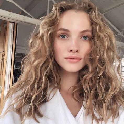 Long Curly Hair, Long Curly, Curly Hair, A Woman, Blonde, Hairstyles, Mirror, Hair, Blue