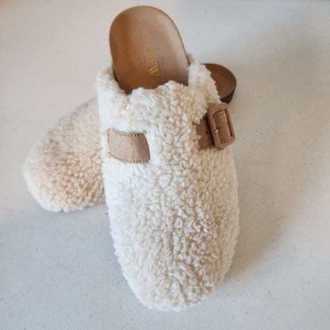 "New" Fantastic Faux Fur Clog/Slipper By J.Crew (Factory). Slip On Style With Adjustable Buckle, Cushioned Cork Foot Bed, Rounded Toe, New, Never Worn, Only Tried On:) Rt.89.00 Approx. Size 9, Runs Large Fit 9 - 9.5, Foot Bed Measures 10.5 * Birkenstock Style, Free People Look. Birkenstock Style, Clog Slippers, Foot Bed, J Crew Factory, Mule Clogs, New Shoes, Birkenstock, New Color, Clogs