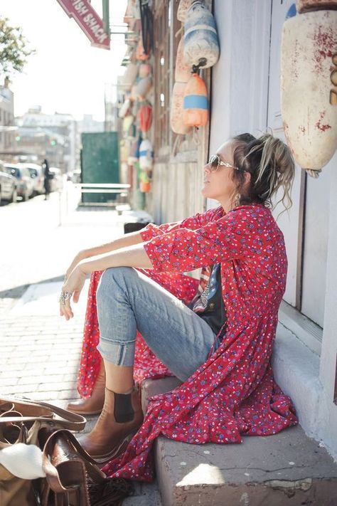 boho-chic-bohemian-boho-style-hippy-hippie Indie Outfits Alternative Fashion, Winter Hipster, Style Hippy, Summer Gowns, Estilo Hippie, Boho Fashion Bohemian, Mode Boho, Bohol, Outfit Trends