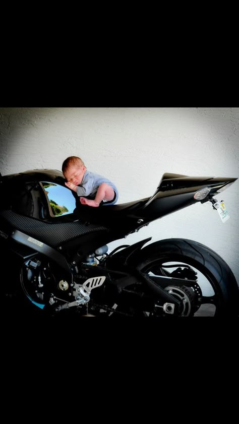 Newborn photography Baby Motorbike, Boy Newborn Pictures, Motocross Baby, Racing Baby, Biker Baby, Motorcycle Baby, Baby Boy Newborn Pictures, Boy Newborn