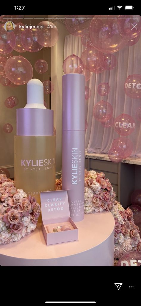 Skincare Vendor Booth Display Ideas, Kylie Pop Up Shop, Brand Launch Party, Kylie Cosmetics Store, Business Launch Party, Launch Event Ideas, Pr Event, Expo Ideas, Makeup Masterclass