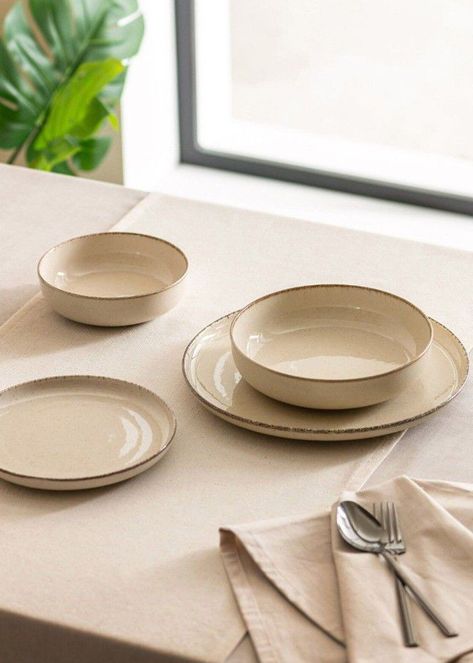 Aesthetic Plates And Bowls Set, Cafe Crockery, Aesthetic Plates And Bowls, Classy Dishes, Zara Home Kitchen, Table Setting Etiquette, Cream Plates, Stoneware Dinner Sets, Kitchen Glassware