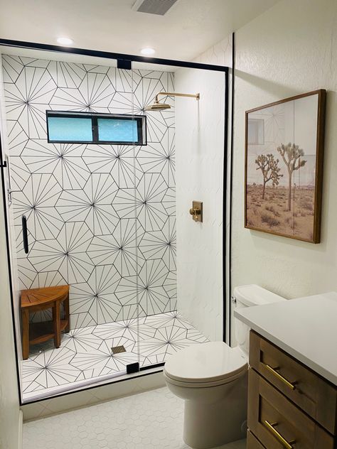 Bathroom Tile Backsplash Ideas, Backsplash Ideas Bathroom, Tile Backsplash Ideas, Hexagon Tile Bathroom, Pattern Bathroom, Bathroom Shower Walls, Tiled Shower, Bathroom Redesign, Bathroom Remodel Shower