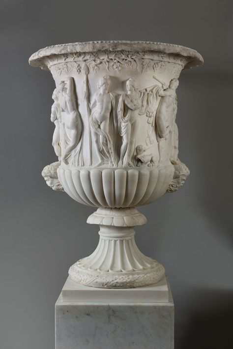 Nice Animals, Ancient Vase, Classic Vase, 18th Century France, Historical Interior, Fav Products, House Beautiful Magazine, Big Vases, Garden Vases