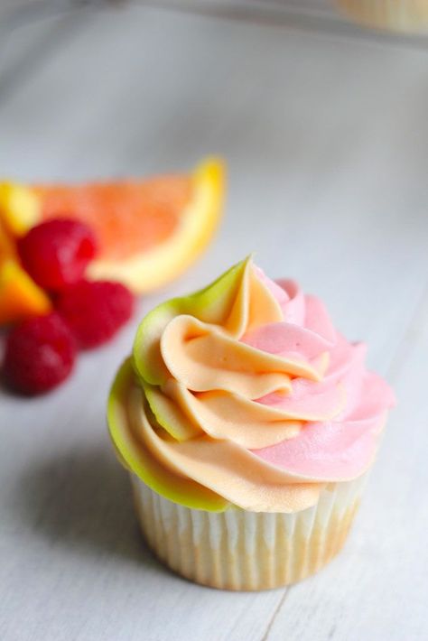 Sherbet Desserts, Sherbet Cupcakes, Cupcakes Raspberry, Raspberry Orange, Summer Cupcakes, Rainbow Sherbet, Cupcakes Decorados, Cheesecake Cupcakes, Cupcake Flavors