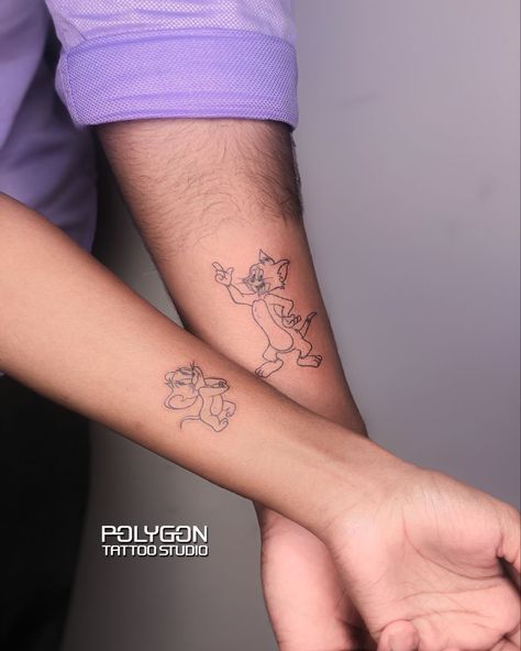 Tom And Jerry Couple Tattoo Ideas, Tom Jerry Tattoo Design, Tom And Jerry Tattoo Ideas Matching, Tom And Jerry Couple Tattoo, Tom E Jerry Tattoo, Tom Y Jerry Tattoo, Tom And Jerry Tattoo Ideas, Polygon Tattoo, Tom And Jerry Tattoo