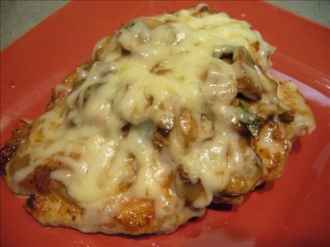 Cheesy Foods, Cheese Mushrooms, Fatty Foods, Food Variety, Chicken Dishes Easy, Easy Chicken Breast, Button Mushroom, Recipes Baking, Spring Onions