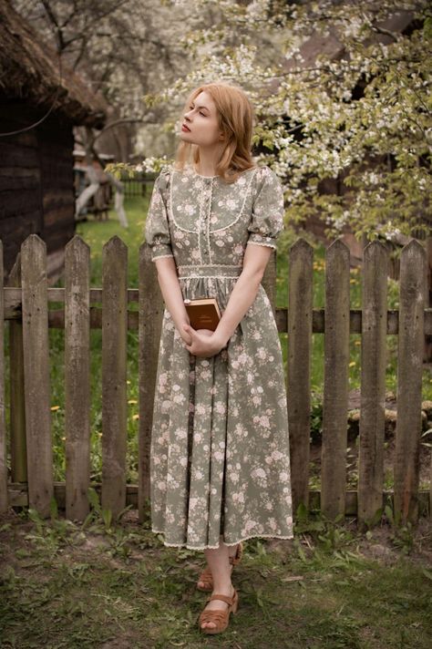 Soft Sage Green, White Petals, Roses Pattern, Frock For Women, Apple Orchard, Wild Roses, Looks Vintage, Green Cotton, Time Of The Year