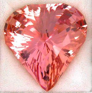 Rare Pink Emeralds - wow. A pink emerald (or pink beryl) is actually morganite which is in the beryl family of gemstones as are green emeralds and aquamarine Pink Emerald, Gemstones Crystals, Gems Crystals, Minerals And Gemstones, Rocks And Gems, Emerald Gemstone, Precious Gems, Gem Stones, Gems And Minerals