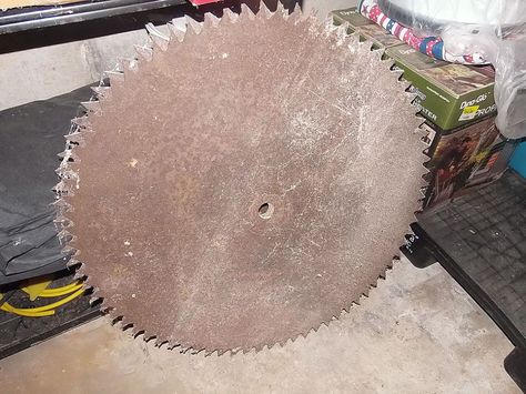 Repurposing saw blades Saw Blades Repurposed, Old Saw Blades Ideas, Stripping Towels, Saw Blade Art, Bathroom Crafts, Painting Carpet, Fire Pit Furniture, How To Clean Silver, Doors And Floors