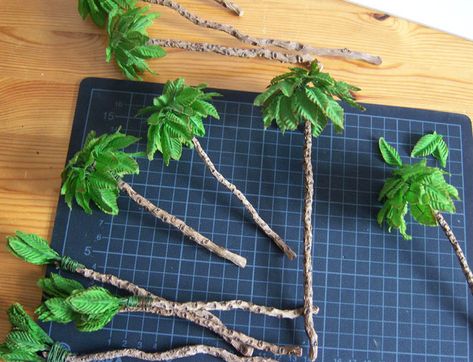 How To Make A Palm Tree Diy, Jungle Diorama, Ocean Terrarium, Paper Palm Tree, Palm Tree Crafts, Mini Palm Tree, Xmas Decorations Diy, Small Palm Trees, Christmas Palm Tree