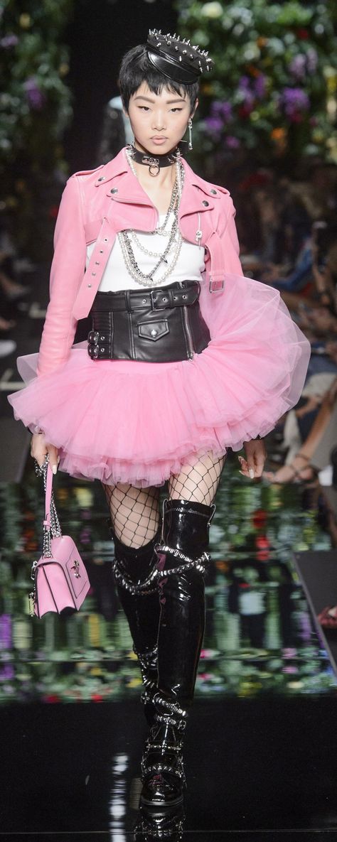 Moschino Haute Couture, Punk Ballet, Barbie Shoot, Barbie Halloween Costume, Pink Punk, Punk Chic, Pastel Punk, Punk Rock Outfits, Pink Clothes