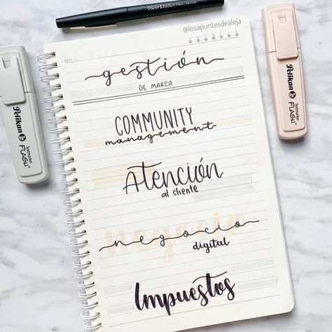 Titulo Aesthetic, Notes Essentials, Computer Notes, Bullet Journal Banner, Bullet Journal Notes, School Organization Notes, Bullet Journal Aesthetic, Pretty Notes, Notes Inspiration