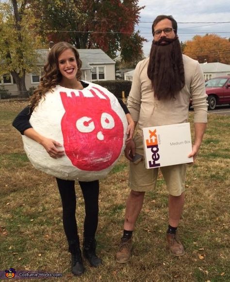 Chuck and Wilson Costume Wilson Costume, Halloween Couples Costumes, Something Good To Eat, Halloween Couples, Couples Costume, With My Boyfriend, Couple Costumes, Halloween Costume Contest, Halloween 2016