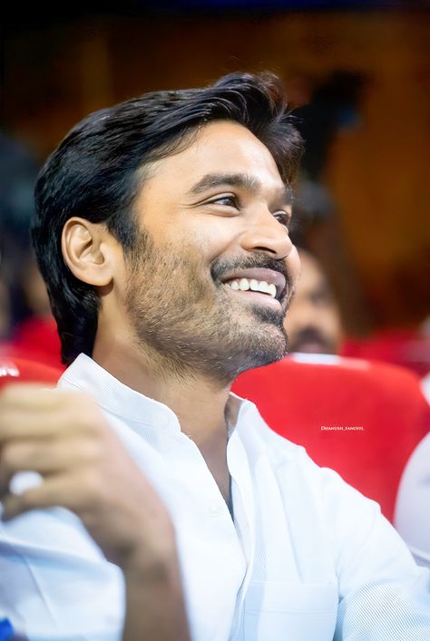 Dhanush Cute Pics, Dhanush Cute Images, Dhanush Mass Images, Indian Heroes, Lyrics Photo, Bahubali 2, Famous Indian Actors, Big Bum, Wallpaper Images Hd