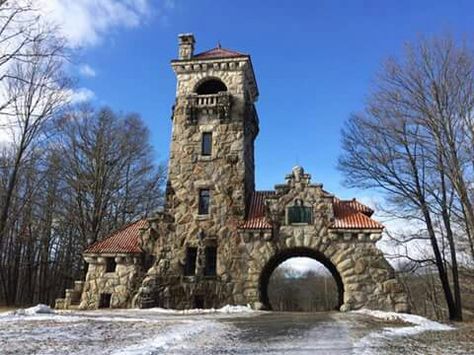 Medieval Gatehouse, Castle Mansion, House Design Pictures, Tower House, Gate House, Unique Buildings, Fantasy Castle, Small Cabin, Brick Building