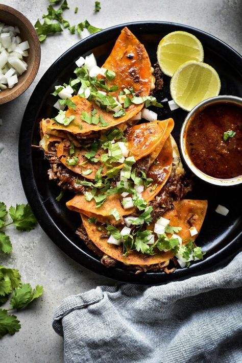 Birra Tacos, Beef Birria Tacos, Beef Birria, Traditional Mexican Dishes, Birria Tacos, Superbowl Appetizers, Beef Chuck Roast, Shredded Beef, Beef Chuck