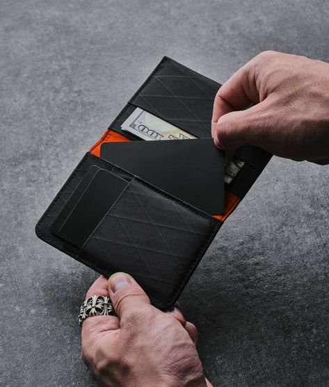 Bifold wallet men