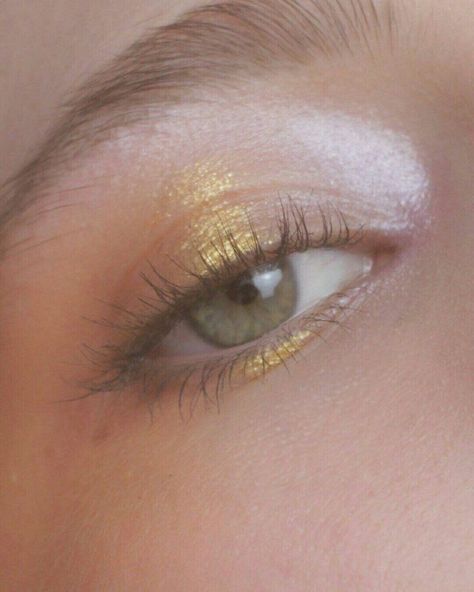 Makeup Ulzzang, Make Up Designs, Maquillage On Fleek, Gold Eyeliner, Make Up Inspiration, Stylish Lifestyle, Beauty Make-up, Westchester County, Make Up Looks