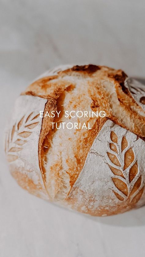 Christmas Bread Scoring Patterns, French Bread Scoring Patterns, Round Sourdough Scoring, Scouring Sourdough Patterns, Scouring Sourdough Bread Designs, Sourdough Scoring Ideas, Sourdough Cut Designs, Scouring Sourdough, Sourdough Patterns