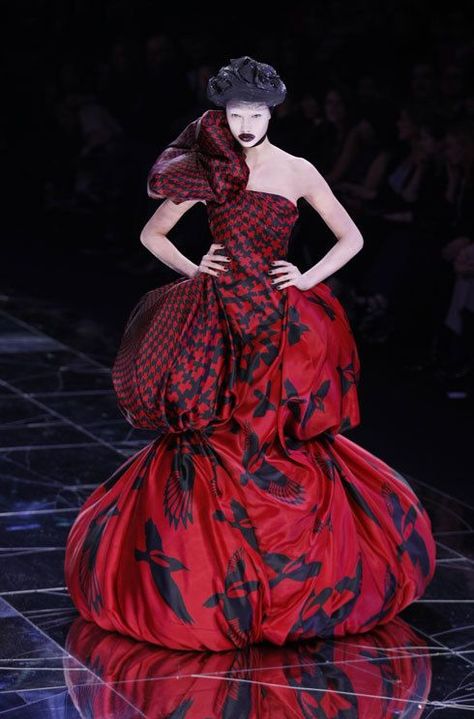 Alexander McQueen's Most Memorable Collections- HarpersBAZAARUK Lee Mcqueen, Tessellation Art, Alexander Mcqueen Savage Beauty, Mcqueen Dress, Alexander Mcqueen Dresses, Alexander Mcqueen Fashion, Savage Beauty, Mc Queen, Mcqueen Fashion