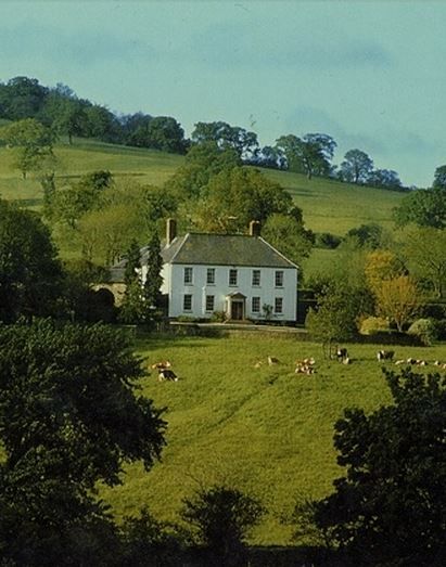 English Countryside Floorplan, Country House Ireland, Scottish Estate Country Houses, Rural England English Countryside, Scotland Estate Country Houses, English House, English Country House, English Cottage, English Countryside