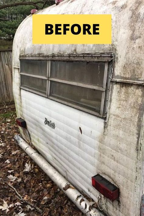 Small Travel Trailer, Camper Flooring, Pop Up Camper Trailer, Vintage Camper Interior, Glamper Camper, Camper Diy, Rv Exterior, Small Travel Trailers, Classic Campers