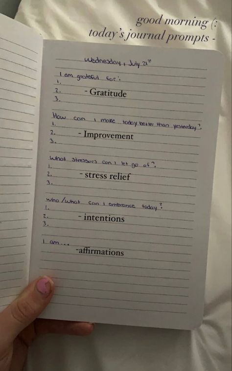 Not mine Graditute Journals Ideas, Daily Journal Ideas Layout, Saturday Journal, Graditute Journals Prompts, It Girl Journal Prompts, Journal Ideas Daily, Manifestion Journal Prompts, Daily Journal Layout, Daily Routine Bullet Journal