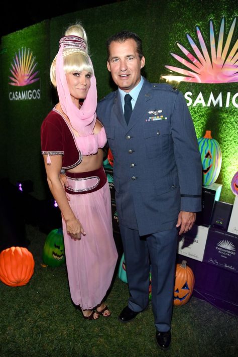 Celebrity Couple Costumes, Cute Couples Costumes, Frankie Grande, Couples Costume, I Dream Of Jeannie, Dream Of Jeannie, Celebrity Halloween Costumes, Famous Couples, Jessica Biel