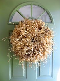 Raffia Wreath, Not Ready To Say Goodbye, Raffia Crafts, Corn Husk Wreath, Fall Pumpkin Crafts, Wreath Hanging, Straw Wreath, Easy Diy Wreaths, Gift Wrapping Inspiration