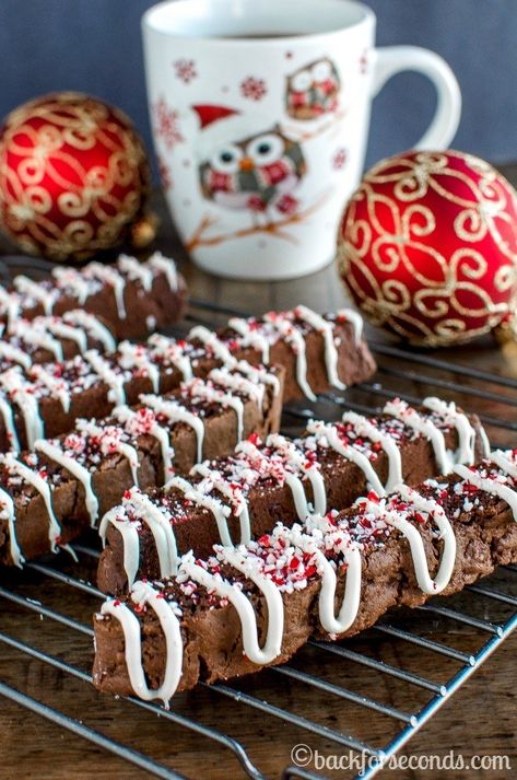 Peppermint Biscotti, Peppermint Treats, Gluten Free Peanut Butter Cookies, Best Christmas Desserts, Delicious Christmas Cookies, Favorite Cookie Recipe, Biscotti Recipe, Oreo Dessert, Italian Cookies