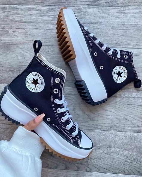 @bitsneakers.es on Instagram: “CONVERSE RUN STAR HIKE HIGH TOP BLACK  por tan solo 64,95€ 🤩 Consigue las tuyas en nuestra página web🙌🏼 -Pedidos: www.bitsneakers.es…” Clubbing Shoes, Converse Run Star Hike, Converse Run, White Nike Shoes, Run Star Hike, Converse Star, Converse Run Star, Adidas Shoes Women, Wear Store