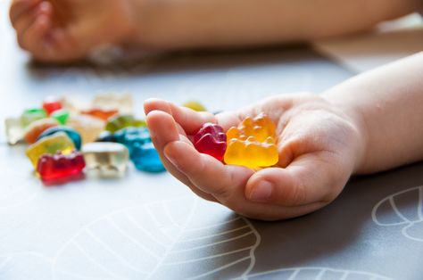 Your child's stomach aches and pains might actually be due to fructose, a simple sugar used to sweeten many processed foods and beverages. Organic Candy, Sweet Games, Healthy Candy, Fruit Chews, Minute To Win, Candy Games, Perfect Diet, Minute To Win It Games, Gummy Vitamins