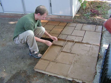 diy patio, great tutorial and doable for anyone I think. getting level would be hardest. Diy Patio Ideas, Diy Concrete Patio, Diy Path, Cement Patio, Concrete Walkway, Deco Nature, Patio Diy, Concrete Pavers, Have Inspiration