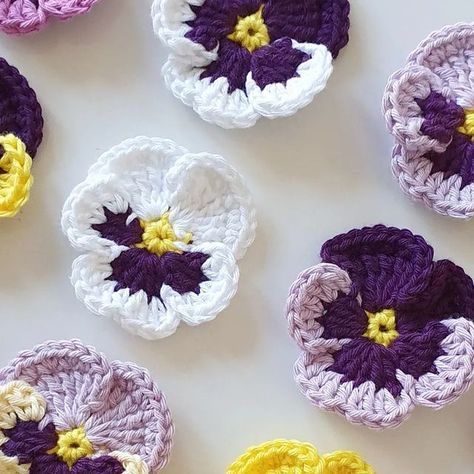 Pansy Flowers, Crochet Pansies, Crochet Pansies Free Pattern, Pansy Crochet Pattern, Pansy Crochet Pattern Free, Crochet Pansy Pattern Free, Crochet Pansy, Crochet Petunia Flower, Crochet Pansy Blanket