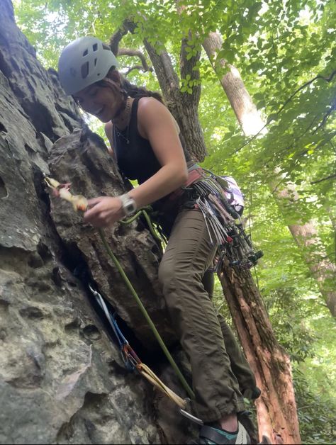 climber girl af Climbing Girl, Adventure Aesthetic, Girls Rock, Rock Climbing, Aesthetic Girl, Outdoor Activities, Climbing, Outdoors Adventure