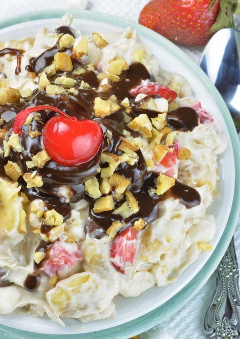 Banana Split Dessert Salad - OMG Chocolate Desserts Banana Fruit Salad, Banana Splits Sundae, Strawberry Banana Cheesecake Salad, Strawberry Cheesecake Salad, Banana Salad, Sundae Recipes, Banana Split Dessert, Banana Dessert Recipes, Banana Cheesecake