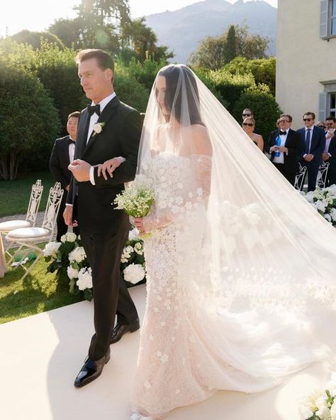 Oscar de la Renta on Instagram: "The bride wore Oscar. @babymarisacleary is a vision in the #odlrbridal magnolia lace open-back gown with embroidered cathedral veil for her Como, Italy nuptials. Photographed by @bottega53" Bridal Veil Over Face, Cathedral Veil Over Face, Over The Face Veil Bridal, Veils Bridal Cathedral Over Face, Lace Veil Over Face, Sofia Richie Veil, Cathedral Veil Photos, Wedding Dress With Veil Over Face, Over The Face Veil