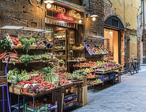 This guide to grocery stores in Italy will take you step-by-step from supermarkets to small neighborhood shops and open air market stalls. Dairy Free Gelato, Shopping In Italy, Vegan Wine, Vintage Photo Booths, Europe Holidays, Neoclassical Architecture, Visiting Nyc, European Cities, Old Town Square