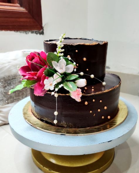 All chocolate engagement cake! #chocolatecake #ganachecake #engagementcake #weddingcake Chocolate Two Tier Cake, 2 Tier Chocolate Cake Design, Two Tier Chocolate Cake, Two Tier Cakes, Chocolate Cake For Engagement, Three Tier Chocolate Cake, Chocolate Engagement, Cake Engagement, Design Chocolate