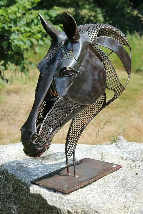 Metal Horse Sculptures, Metal Sculpture Artists, Metal Horse, Welding Art Projects, Metal Yard Art, Metal Garden Art, Sculpture Metal, Junk Art, Steel Art